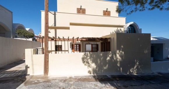 Plethora 2 Homes  (1-8 pax)