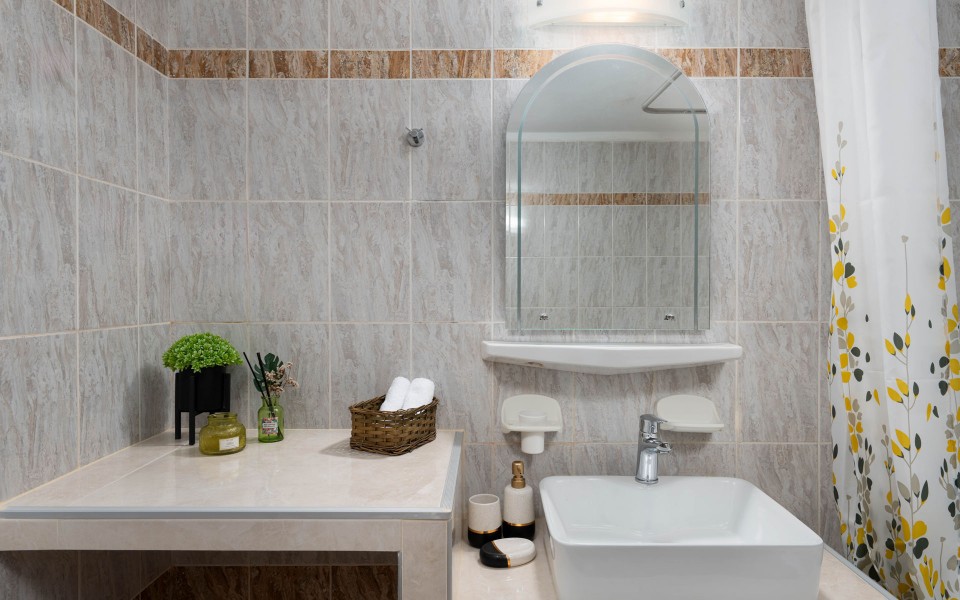 Plethora 2 Homes  (1-8 pax)