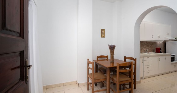 Plethora 2 Homes  (1-8 pax)