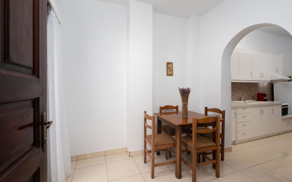 Plethora 2 Homes  (1-8 pax)