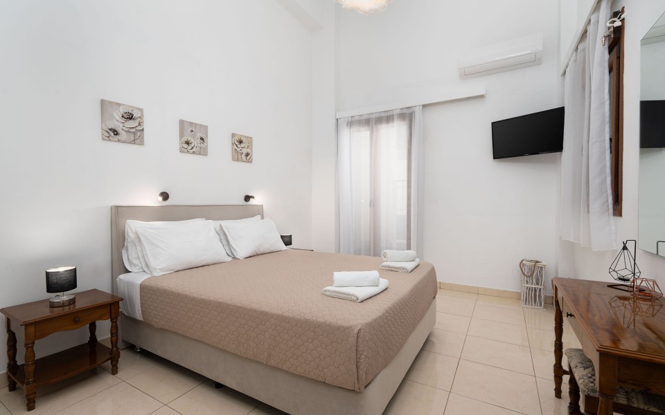 Plethora 2 Homes  (1-8 pax)