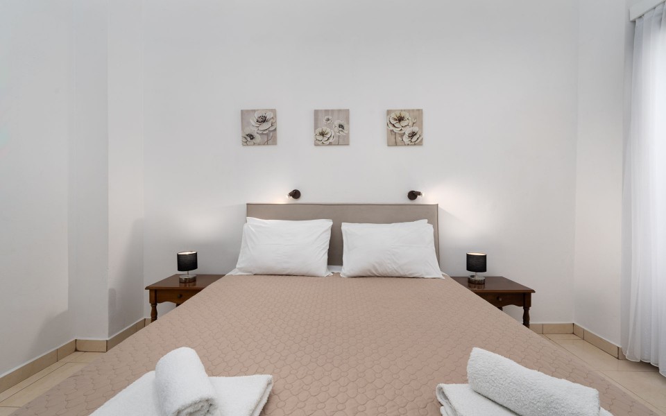 Plethora 2 Homes  (1-8 pax)