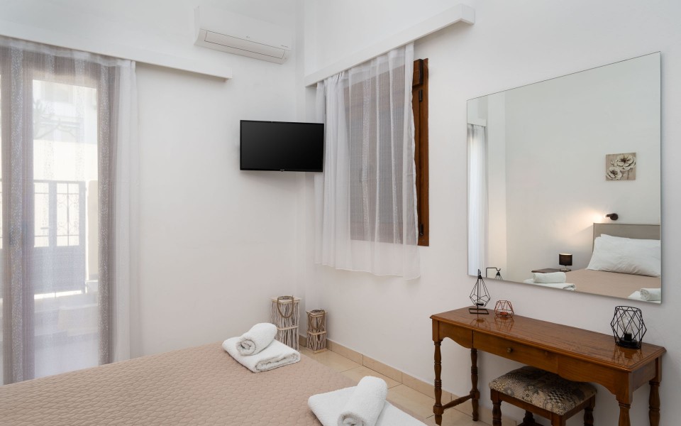 Plethora 2 Homes  (1-8 pax)