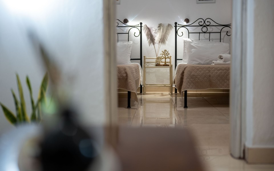 Plethora 2 Homes  (1-8 pax)