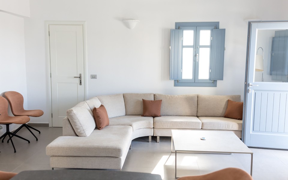 (1-11 pax) Luxe Maroussi Villas with Prive Pool & Elevator