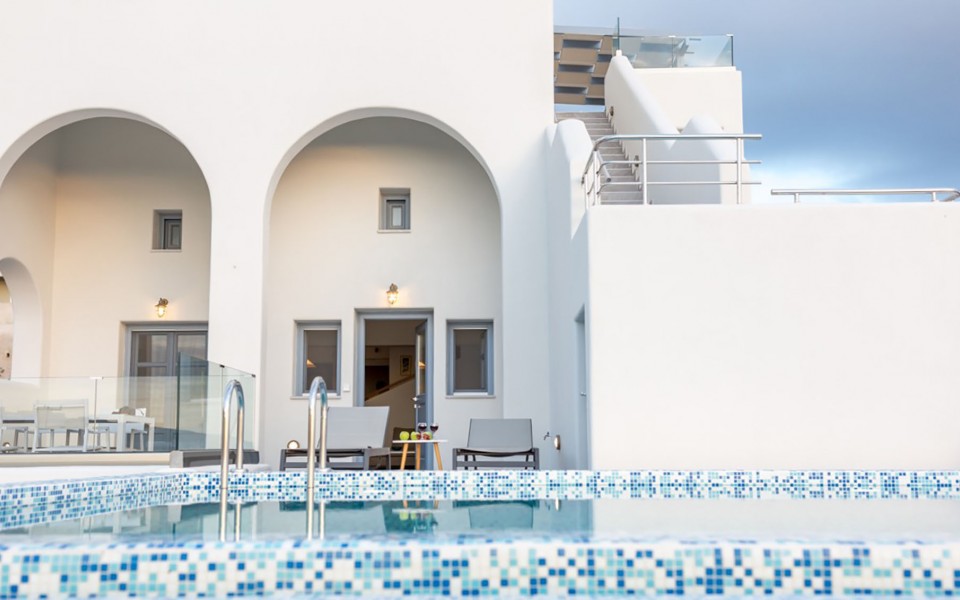 (1-11 pax) Luxe Maroussi Villas with Prive Pool & Elevator