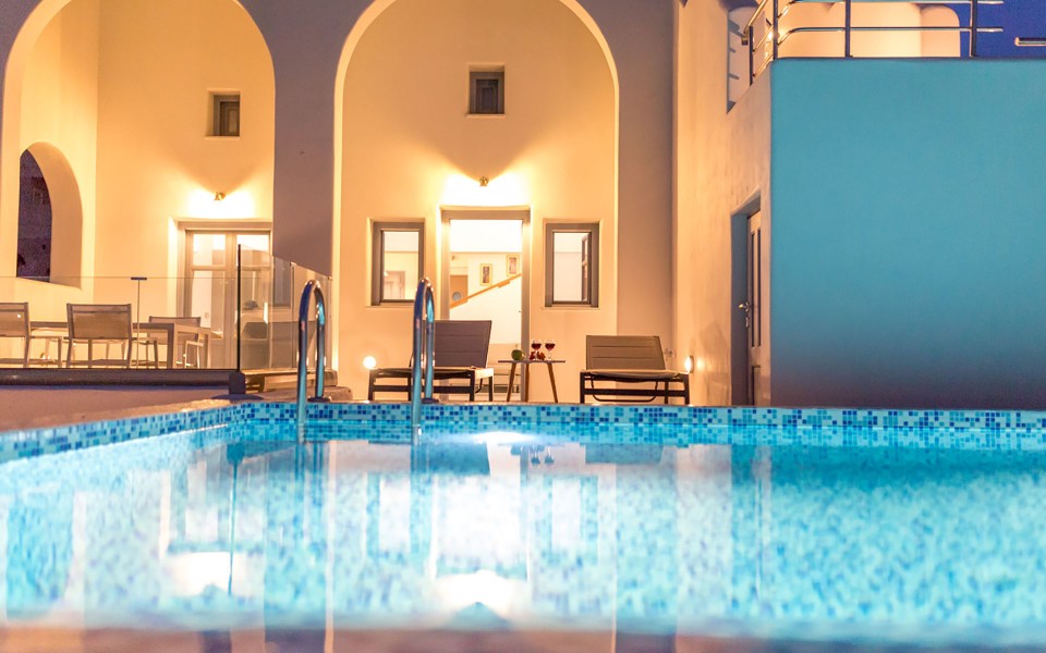 (1-11 pax) Luxe Maroussi Villas with Prive Pool & Elevator