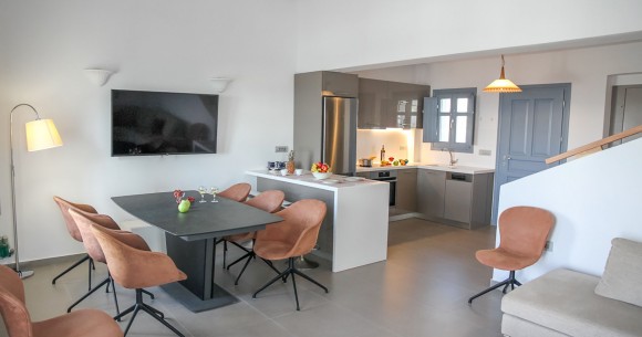 (1-6 pax) Luxe Villa Urania with Swimming Pool & Elevator