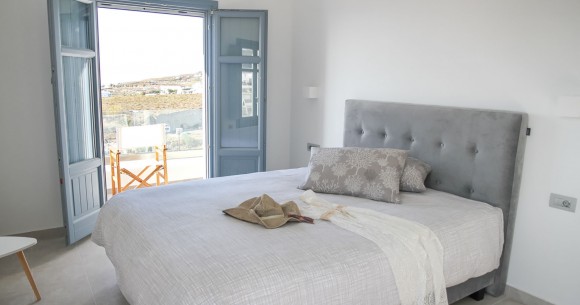 (1-6 pax) Luxe Villa Urania with Swimming Pool & Elevator