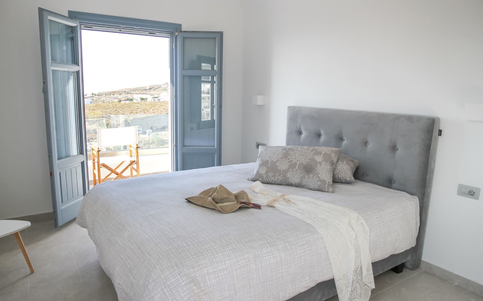 (1-11 pax) Luxe Maroussi Villas with Prive Pool & Elevator