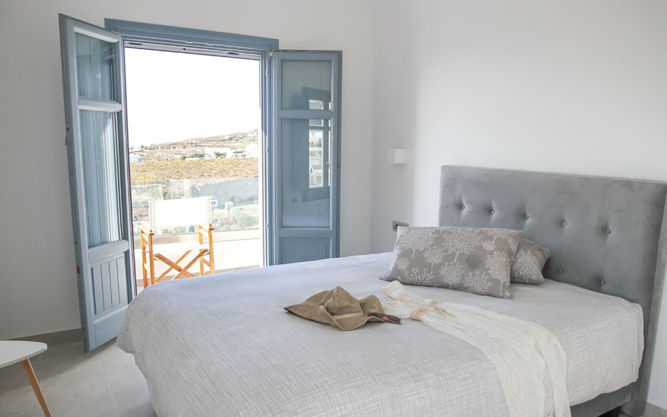 (1-11 pax) Luxe Maroussi Villas with Prive Pool & Elevator