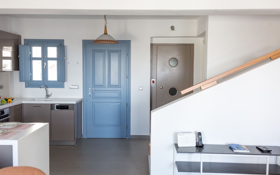 (1-11 pax) Luxe Maroussi Villas with Prive Pool & Elevator