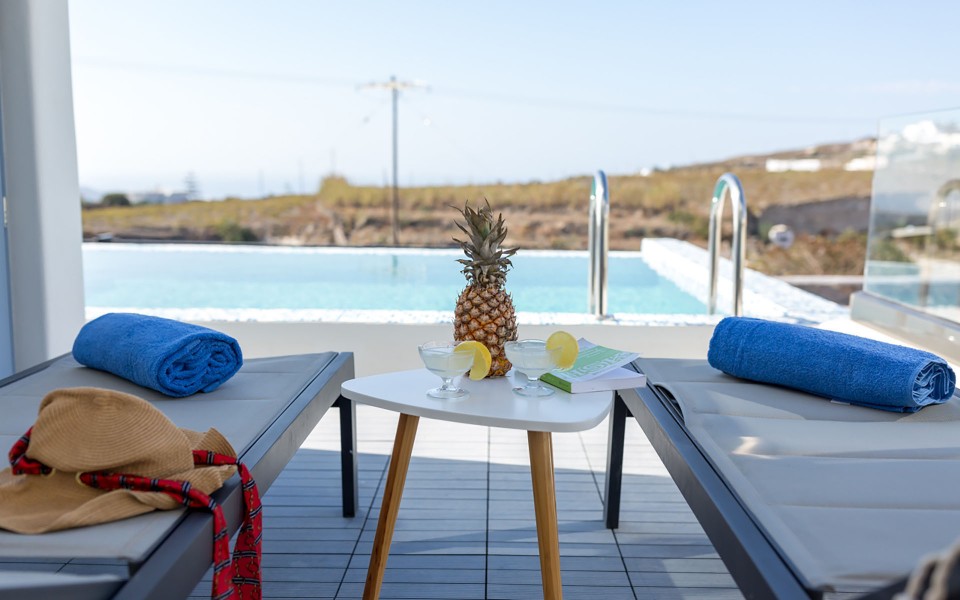 (1-11 pax) Luxe Maroussi Villas with Prive Pool & Elevator