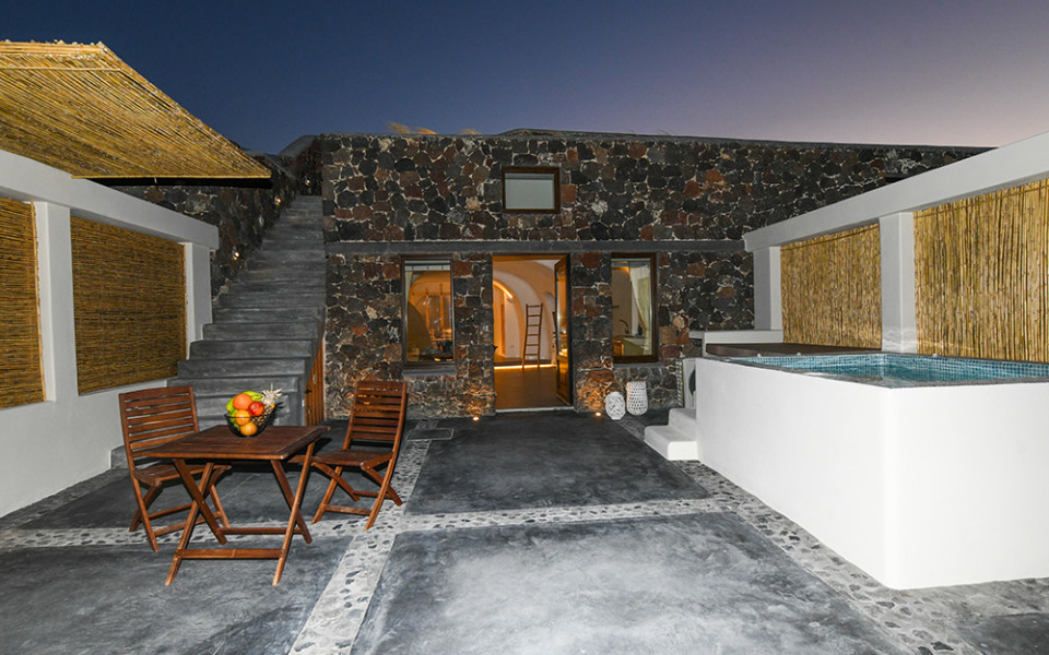 Luxe Efis Home – Villa 2 | Sea View & Private Jacuzzi