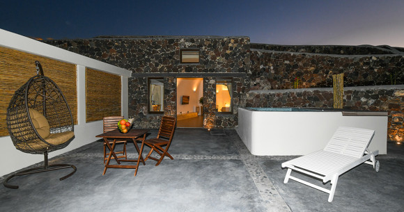 Luxe Efis Home – Villa 3 | Sea View & Private Jacuzzi