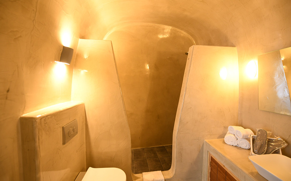 Luxe Efis Home – Villa 3 | Sea View & Private Jacuzzi