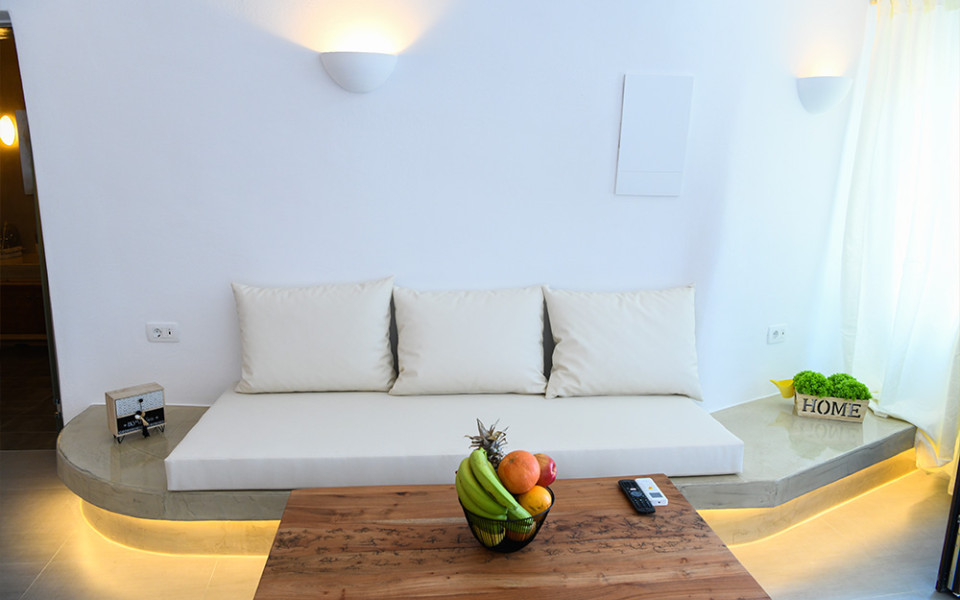 Luxe Efis Home – Villa 3 | Sea View & Private Jacuzzi