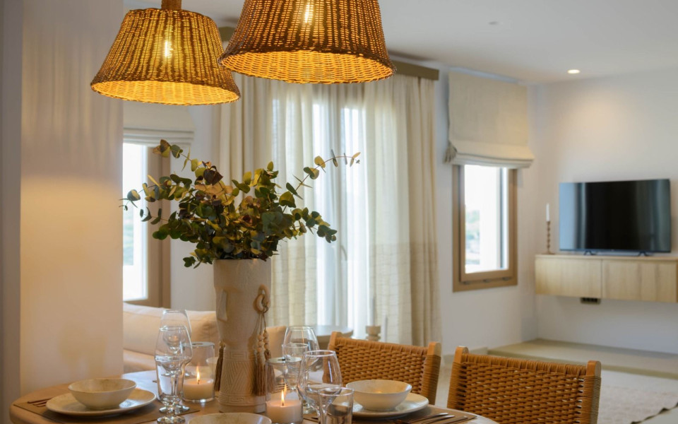 Nikolia's House, New Luxe villa & Prive Jacuzzi