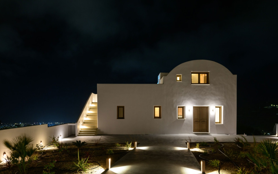 Nikolia's House, New Luxe villa & Prive Jacuzzi