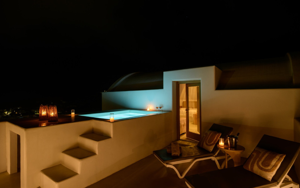 Nikolia's House, New Luxe villa & Prive Jacuzzi