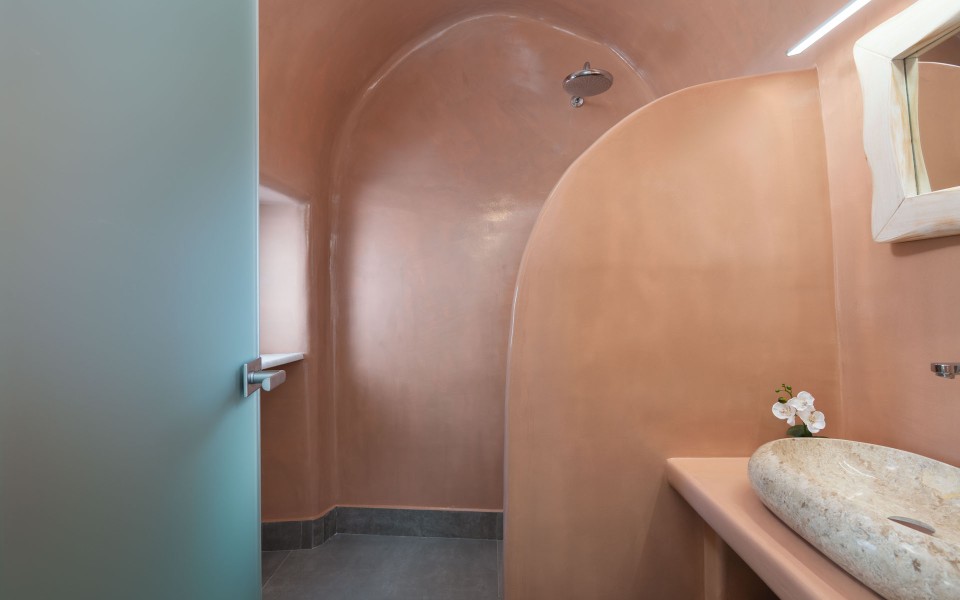 NEW Lux Yiota Collection Suite 1 & Prive Jacuzzi