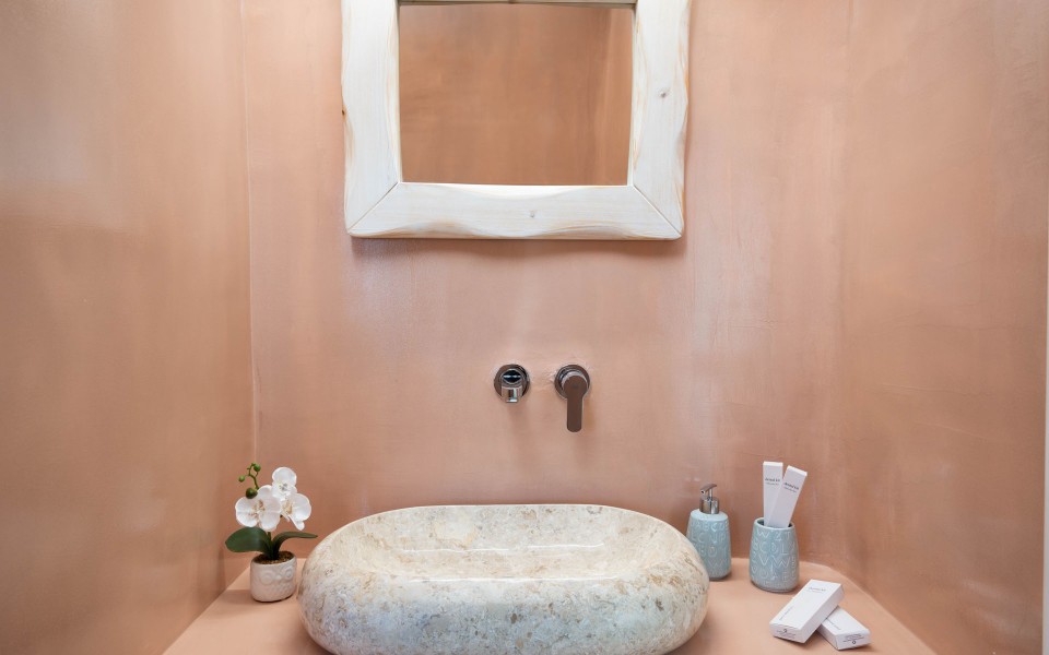 NEW Lux Yiota Collection Suite 1 & Prive Jacuzzi