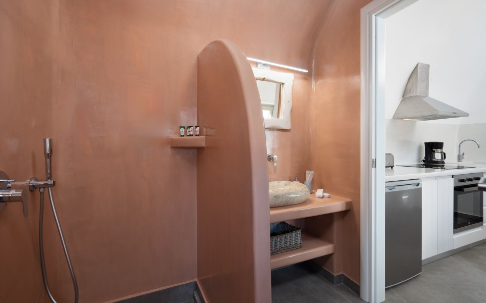 NEW Lux Yiota Collection Suite 1 & Prive Jacuzzi