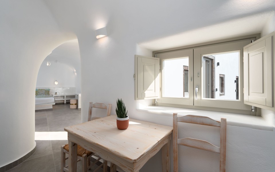 NEW Lux Yiota Collection Suite 1 & Prive Jacuzzi