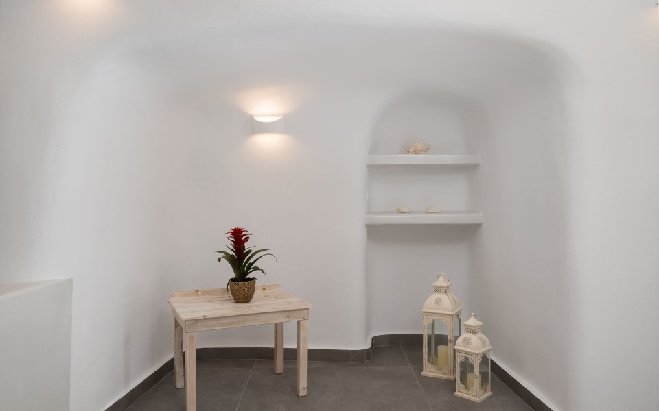 NEW Lux Yiota Collection Suite 1 & Prive Jacuzzi