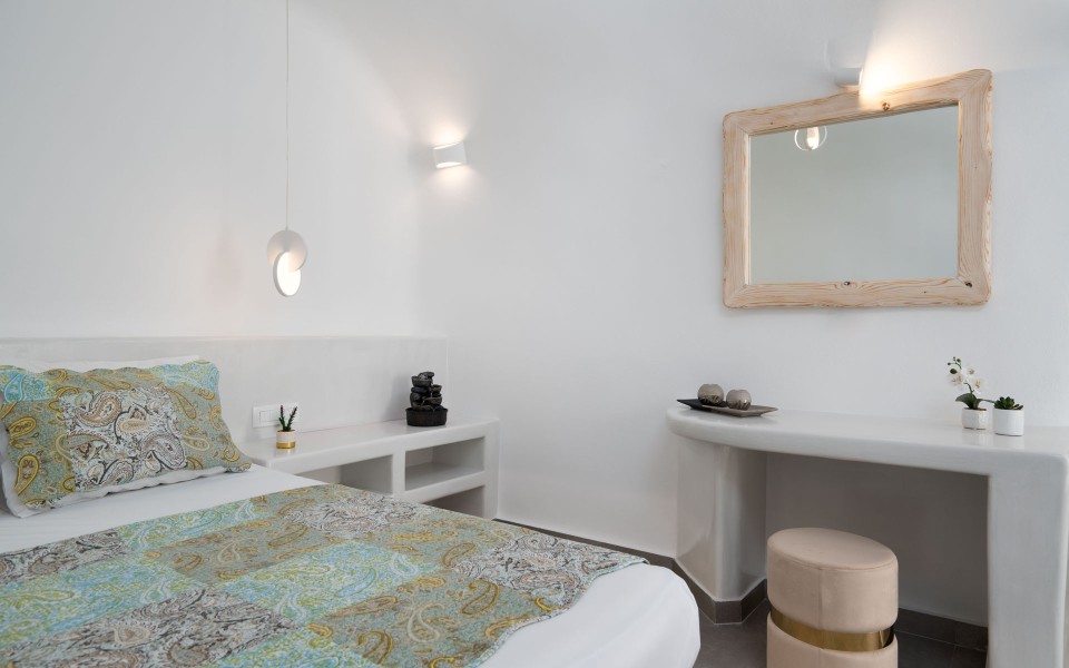 NEW Lux Yiota Collection Suite 1 & Prive Jacuzzi