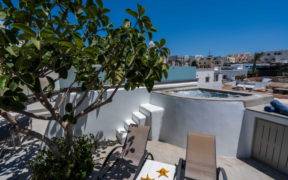 NEW Lux Yiota Collection Suite 1 & Prive Jacuzzi