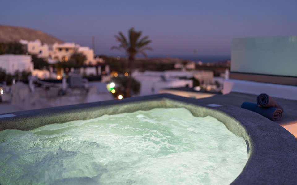 NEW Lux Yiota Collection Suite 1 & Prive Jacuzzi