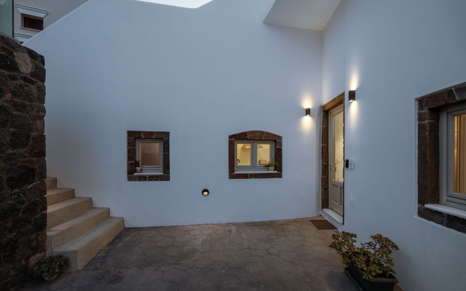 NEW Lux Yiota Collection Suite 1 & Prive Jacuzzi