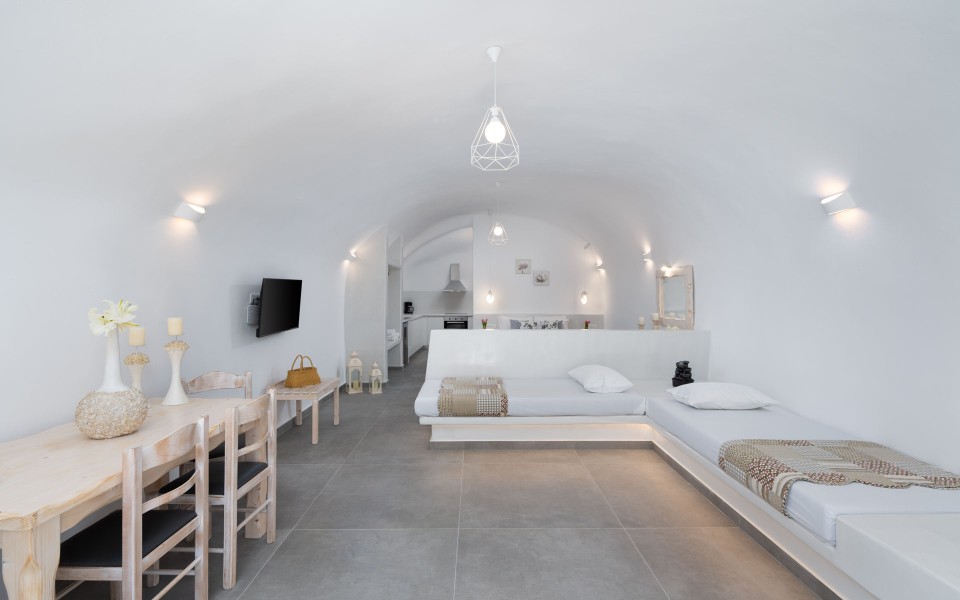 NEW Lux Yiota Collection Suite 2 & Prive Jacuzzi