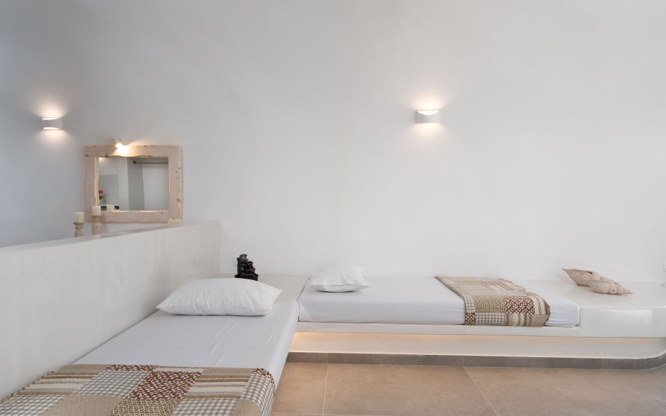 NEW Lux Yiota Collection Suite 2 & Prive Jacuzzi