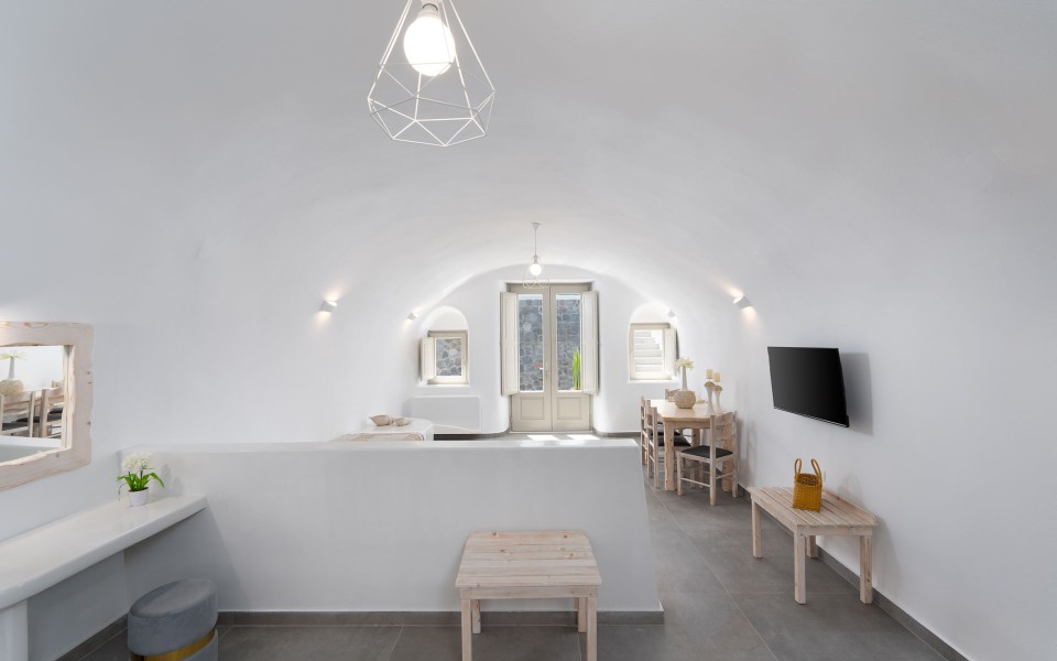 NEW Lux Yiota Collection Suite 2 & Prive Jacuzzi