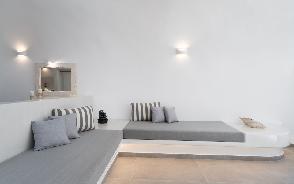 NEW Lux Yiota Collection Suite 2 & Prive Jacuzzi