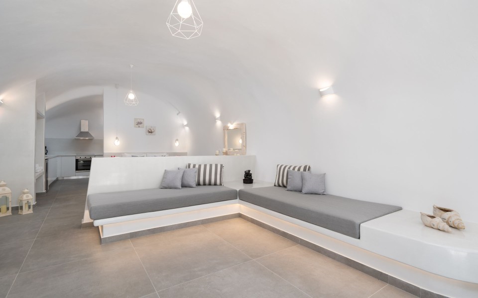 NEW Lux Yiota Collection Suite 2 & Prive Jacuzzi