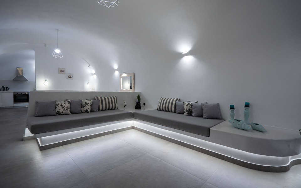 NEW Lux Yiota Collection Suite 2 & Prive Jacuzzi