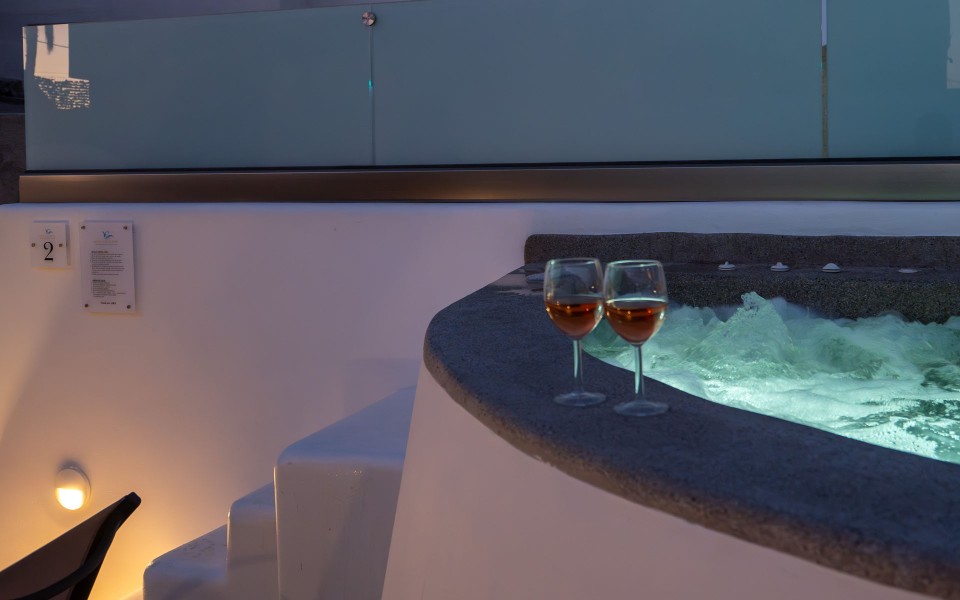 NEW Lux Yiota Collection Suite 2 & Prive Jacuzzi