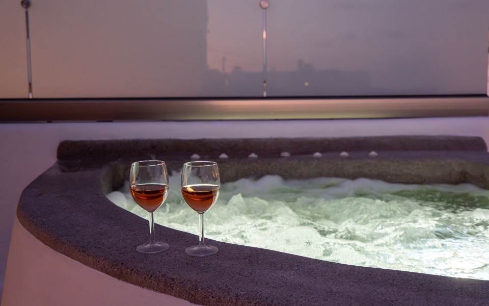 NEW Lux Yiota Collection Suite 2 & Prive Jacuzzi