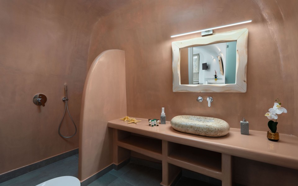 NEW Lux Yiota Collection Suite 3 & Prive Jacuzzi