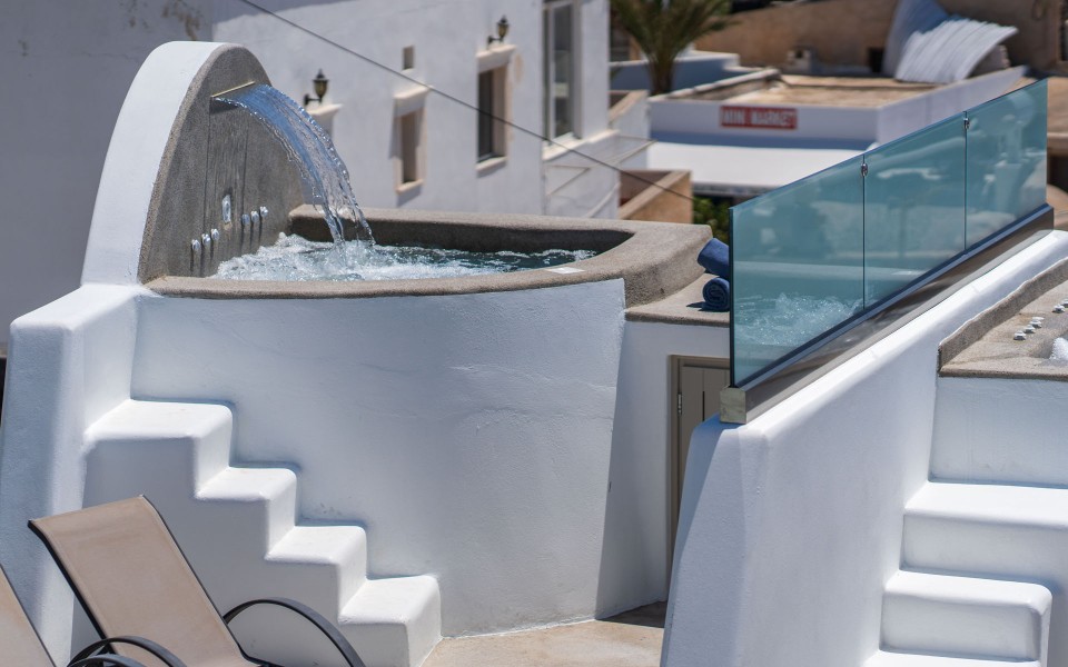 NEW Lux Yiota Collection Suite 3 & Prive Jacuzzi