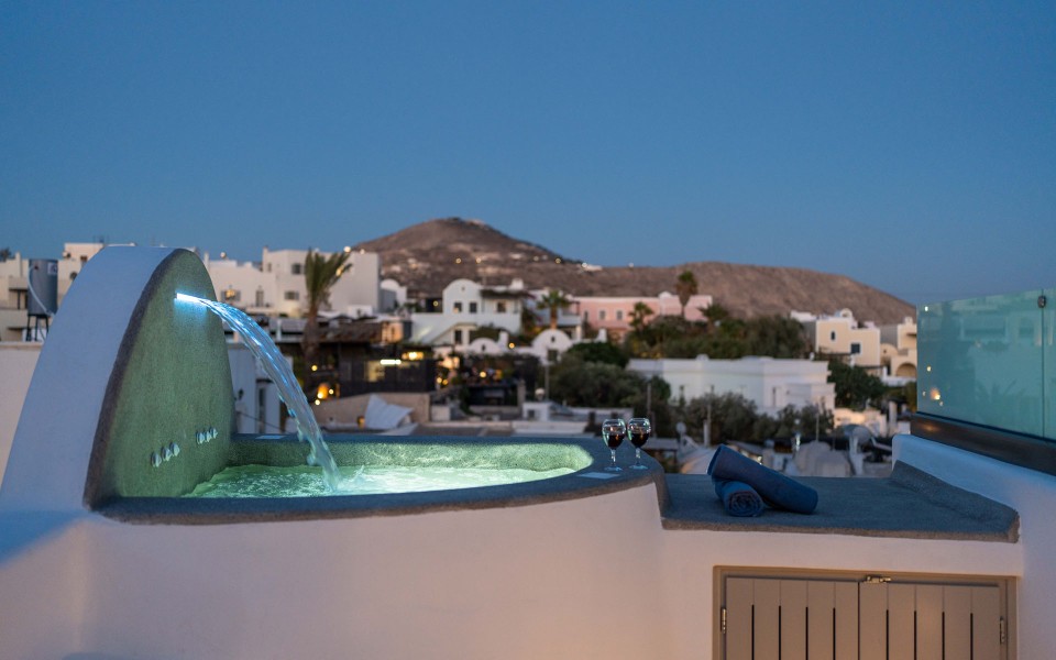 NEW Lux Yiota Collection Suite 3 & Prive Jacuzzi