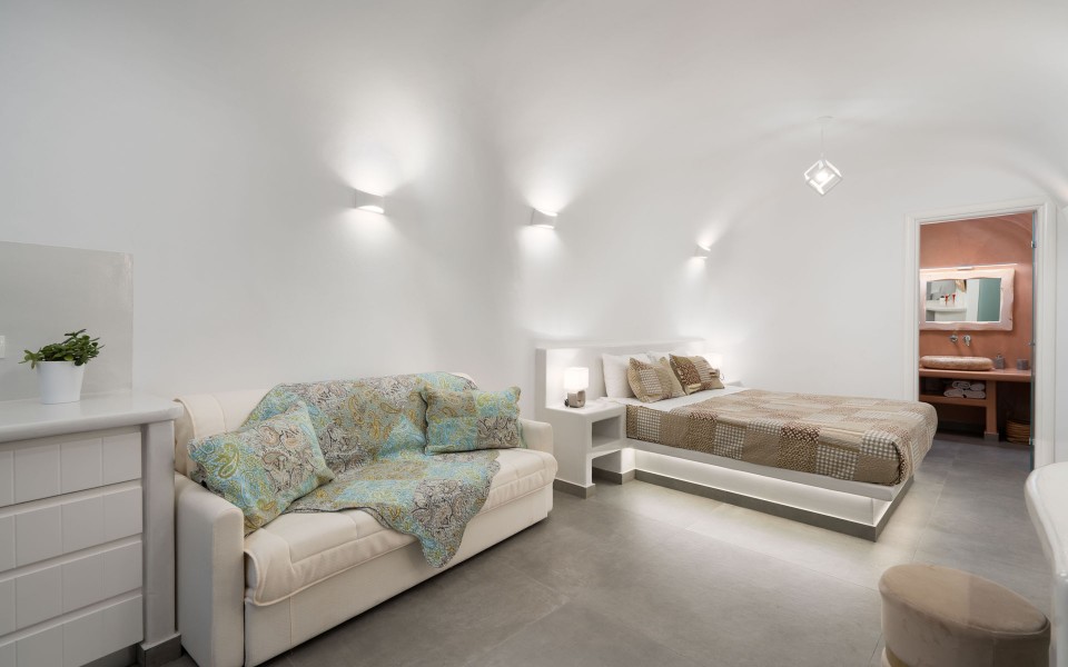 NEW Lux Yiota Collection Suite 3 & Prive Jacuzzi