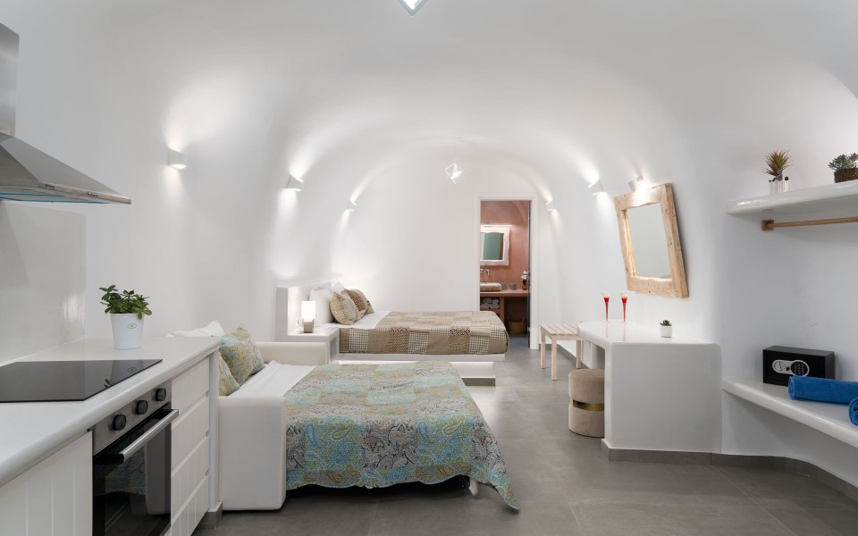 NEW Lux Yiota Collection Suite 3 & Prive Jacuzzi