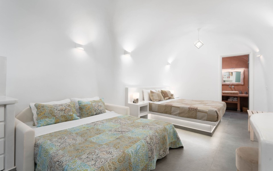 NEW Lux Yiota Collection Suite 3 & Prive Jacuzzi