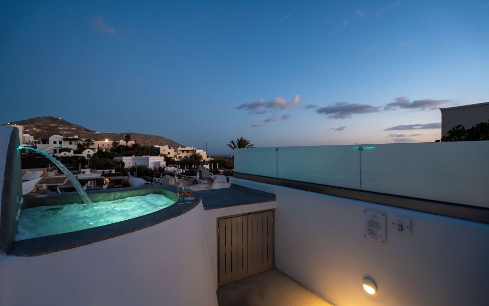 NEW Lux Yiota Collection Suite 3 & Prive Jacuzzi