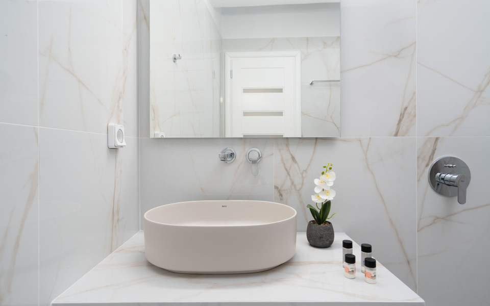 NEW Lux Yiota Collection Suite 4 & Prive Jacuzzi