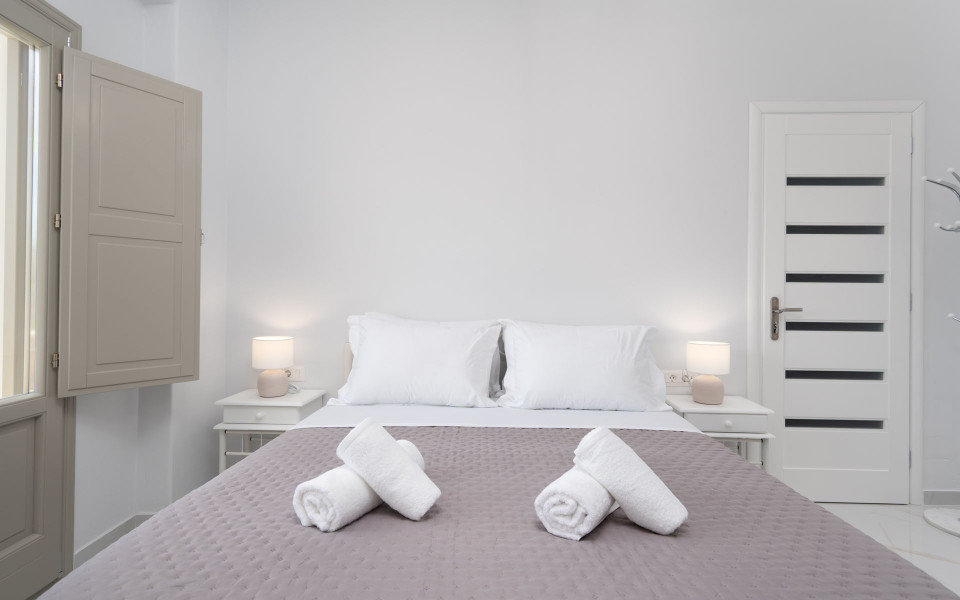 NEW Lux Yiota Collection Suite 4 & Prive Jacuzzi